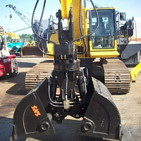 Телескопическая рукоять  STD35-89  и грейферный ковш на экскаваторе Komatsu PC350