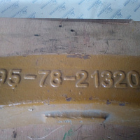 Протектор (Защита) стойки рыхлителя Komatsu 1957821320