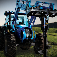 Кронштейн,  с установленным гидровращателем ямобуром DIGGA (Дигга) PD4  и шнеком,  на тракторе - фото 3