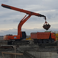 Телескопическая рукоять  STD30-82 в работе  на экскаваторе Hitachi 330