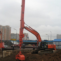 Телескопическая рукоять  STD45-112  в работе  на экскаваторе Hitachi 330