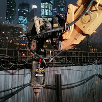 Гидробур  DIGGA (Дигга) PD12  с быстросъемным двухпальцевым кронштейном на экскаваторе-погрузчике - фото 2