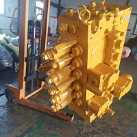 Гидрораспределитель Komatsu PC200-8  723-46-23103 восстановленный
