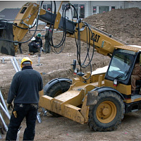 Гидробур  DIGGA (Дигга) PD15  завинчивает сваи на телескопическом погрузчике CAT - фото 2